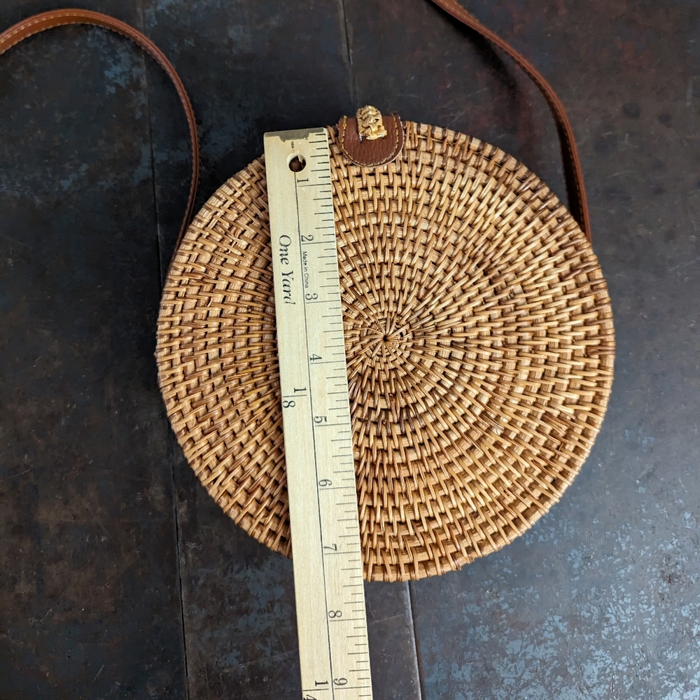 Round Rattan Crossbody Purse - Picture 6 of 6